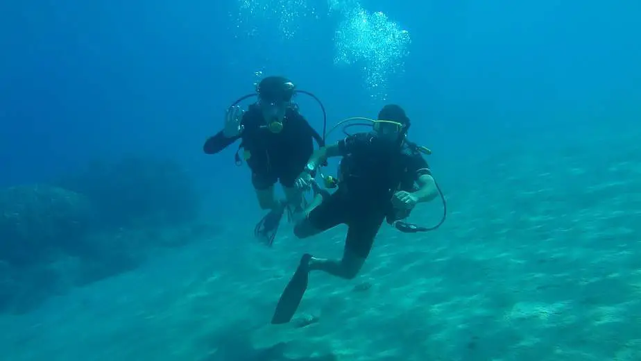 what is scuba diving like