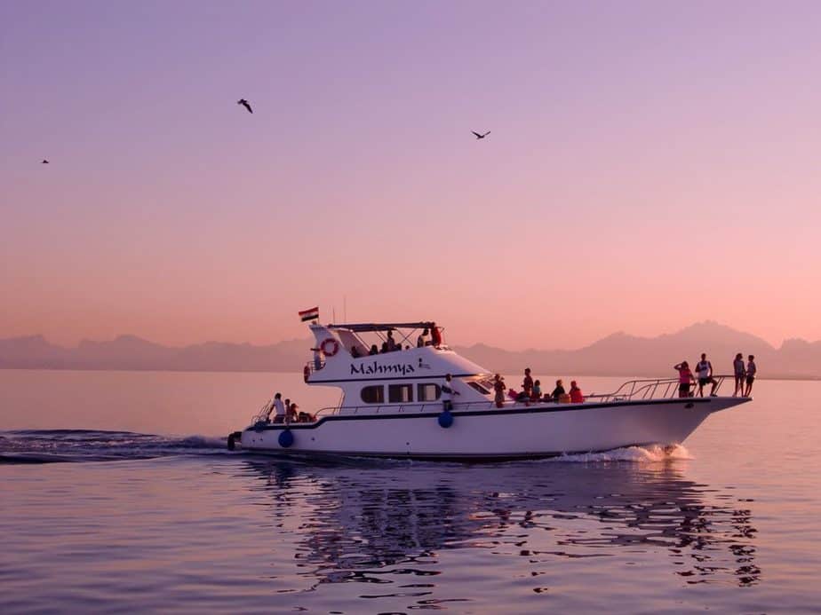 boat snorkeling