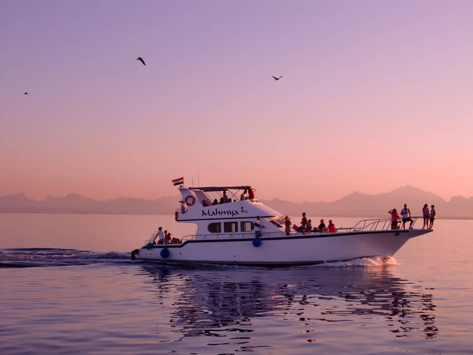 boat snorkeling