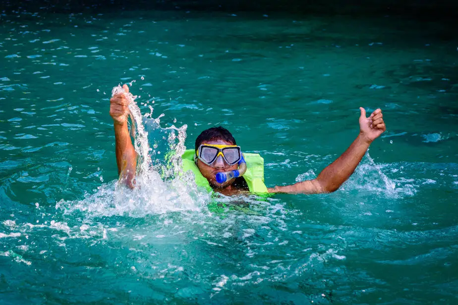 blow up life jacket snorkeling