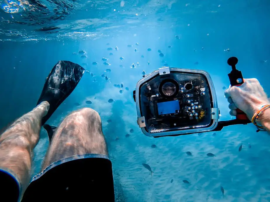 how to take pictures while snorkeling