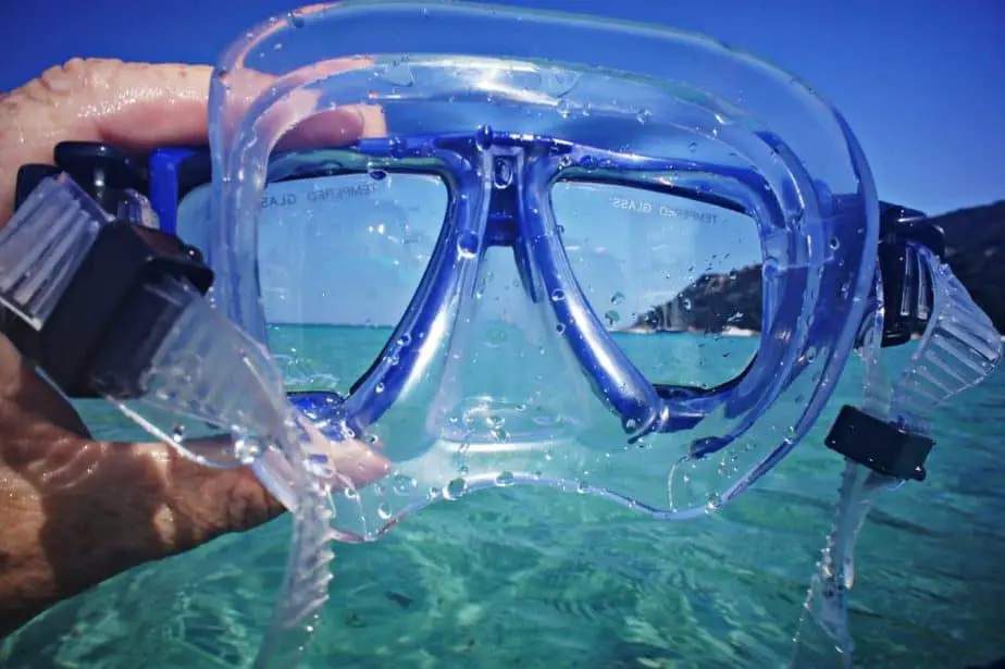 how does a snorkel mask work