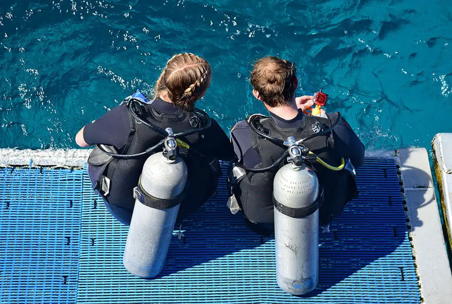 dive with a buddy