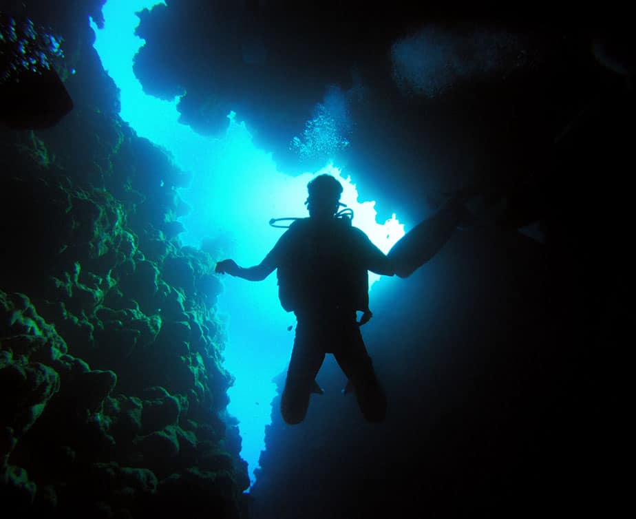  cât de adânc poți Scuba Diving fără decompresie