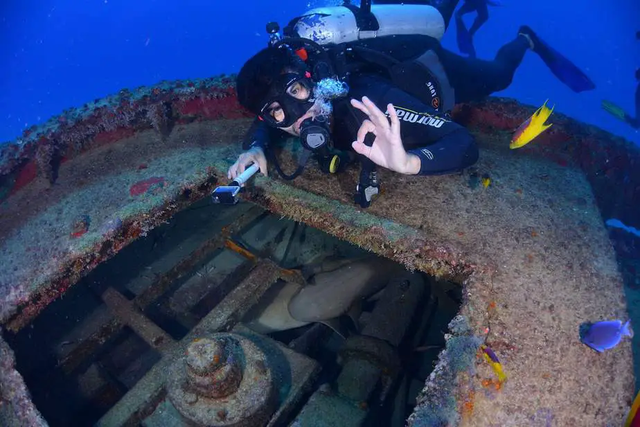 wreck diving