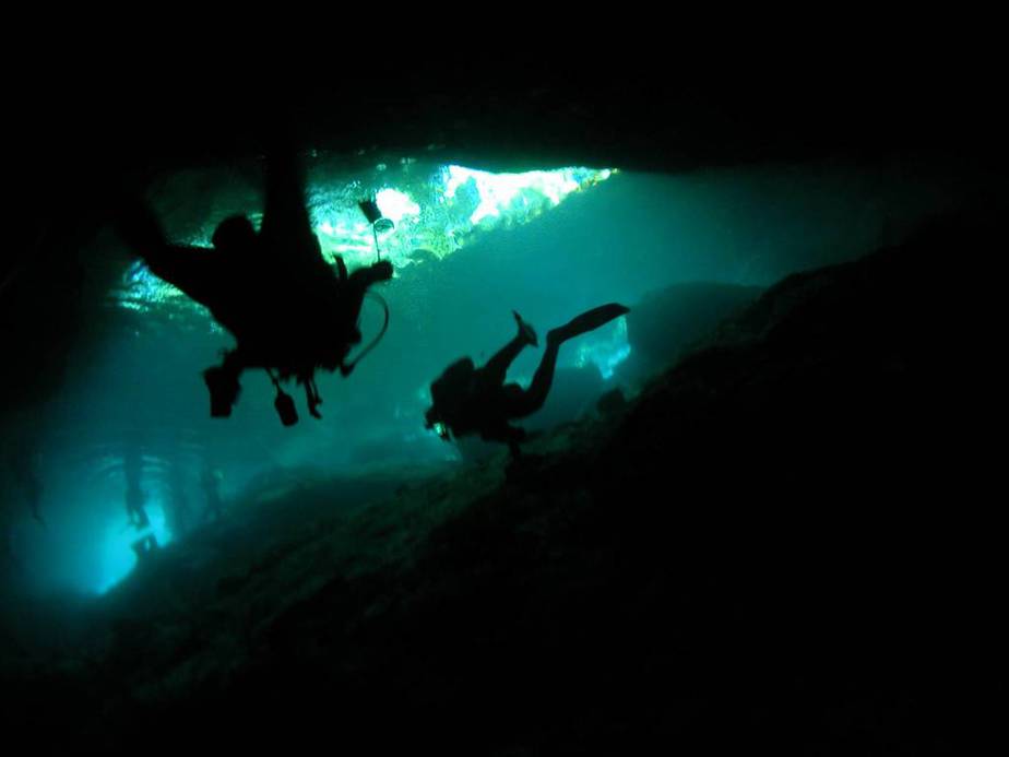 is cave diving dangerous