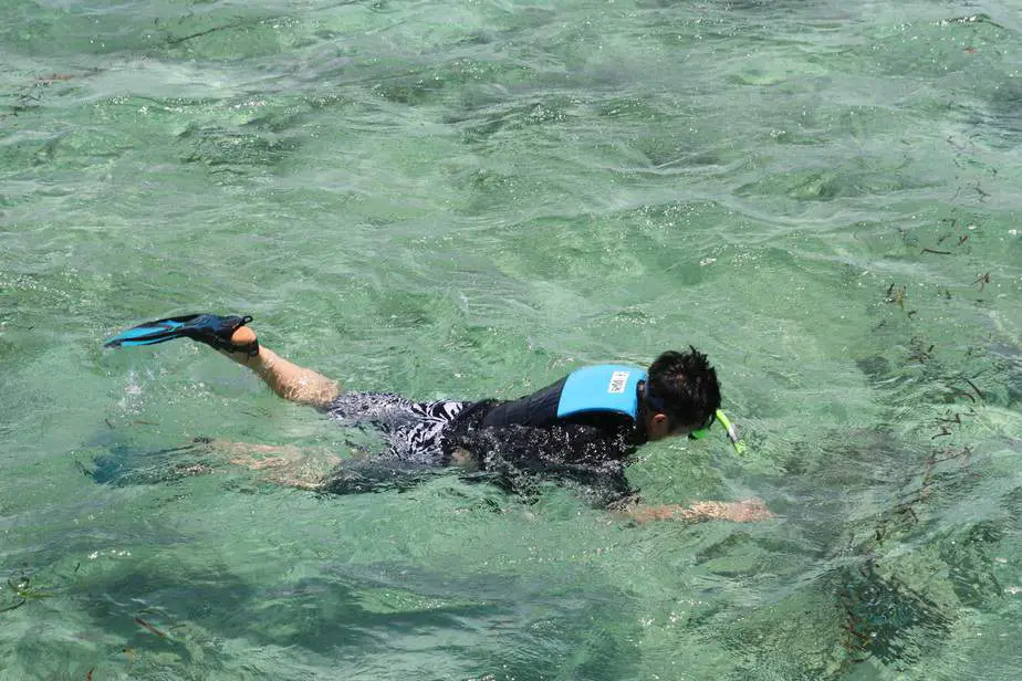 can you get a sore throat from snorkeling