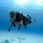 how long can scuba divers stay underwater with a scuba tank