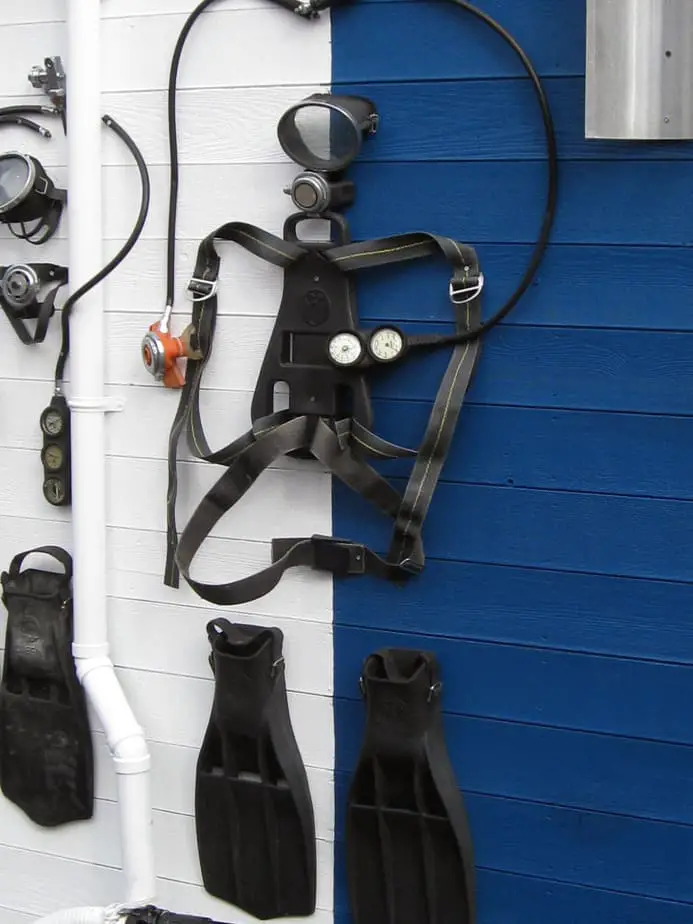 how to store your scuba gear