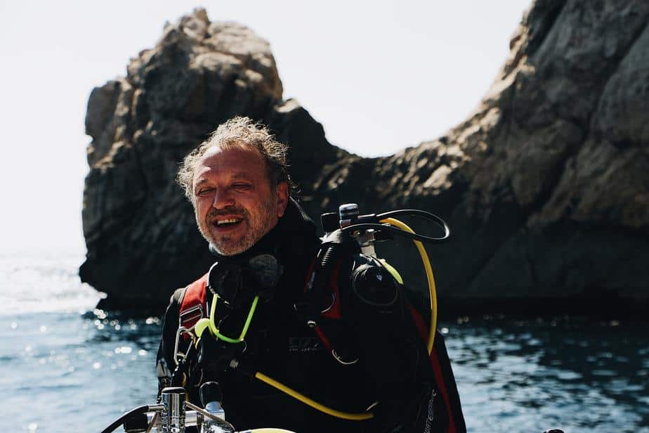 older diver with a beard