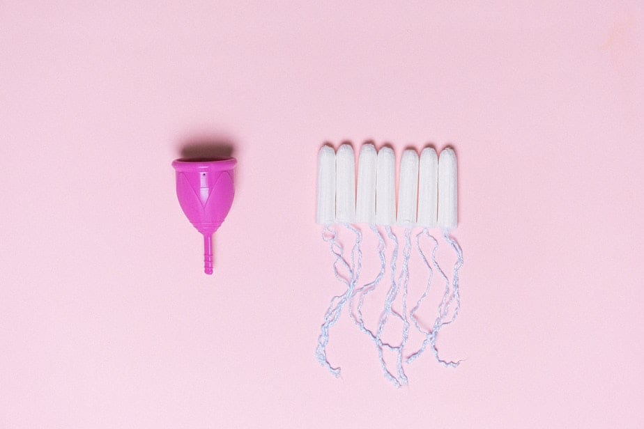 tampon and menstrual cup