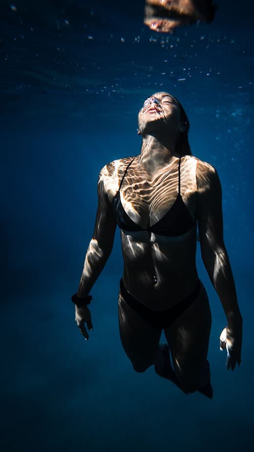 do you tan better underwater
