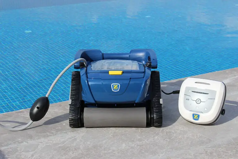 Do Robotic Pool Cleaners Pick up Algae? OpenWaterHQ