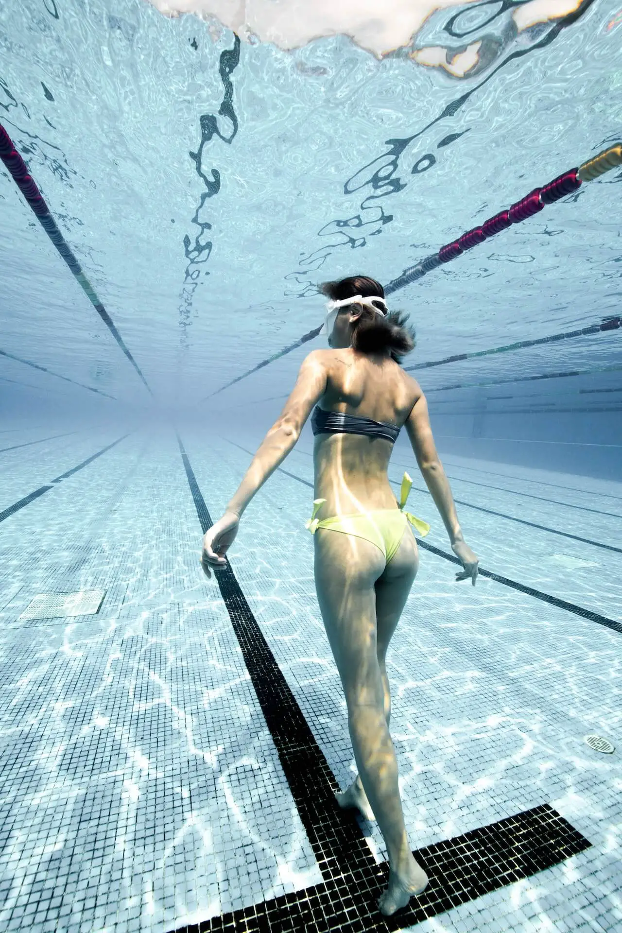 Can You Swim with Negative Buoyancy