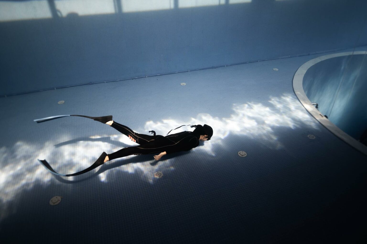Can You Wear a Wetsuit in a Swimming Pool? OpenWaterHQ