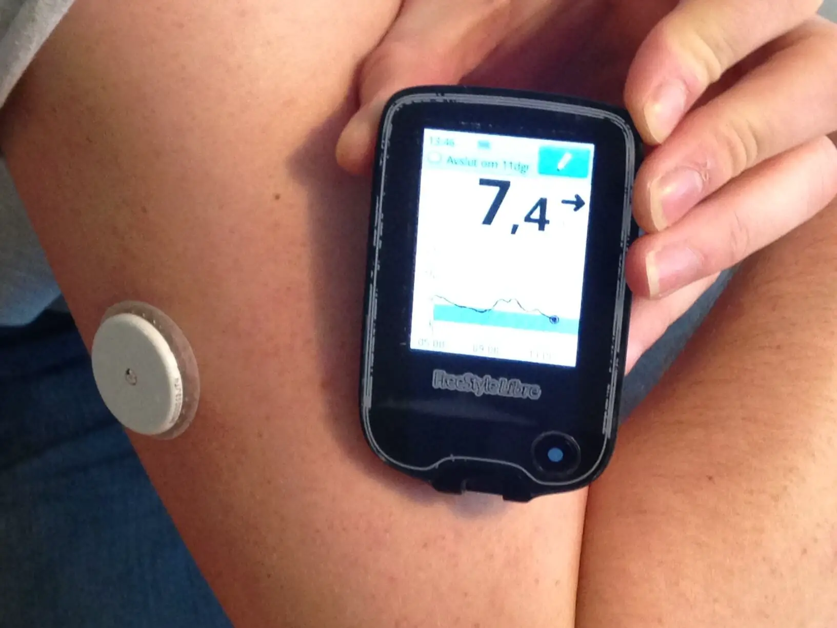 can you swim with a continuous glucose monitor cgm